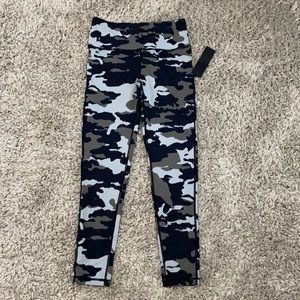 NWT! Women’s size medium camo leggings by Mono B